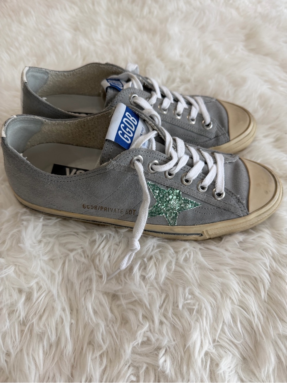 Golden Goose VSTAR2 Women's Sneakers Gray Glitter Star Size 38
US 8